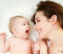 Baby freut sich über Gewinne Baby freut sich über Gewinne